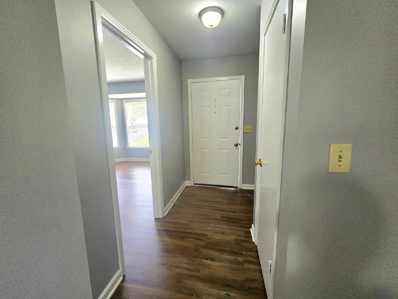 204 Centennial Dr - Photo 2 of 16