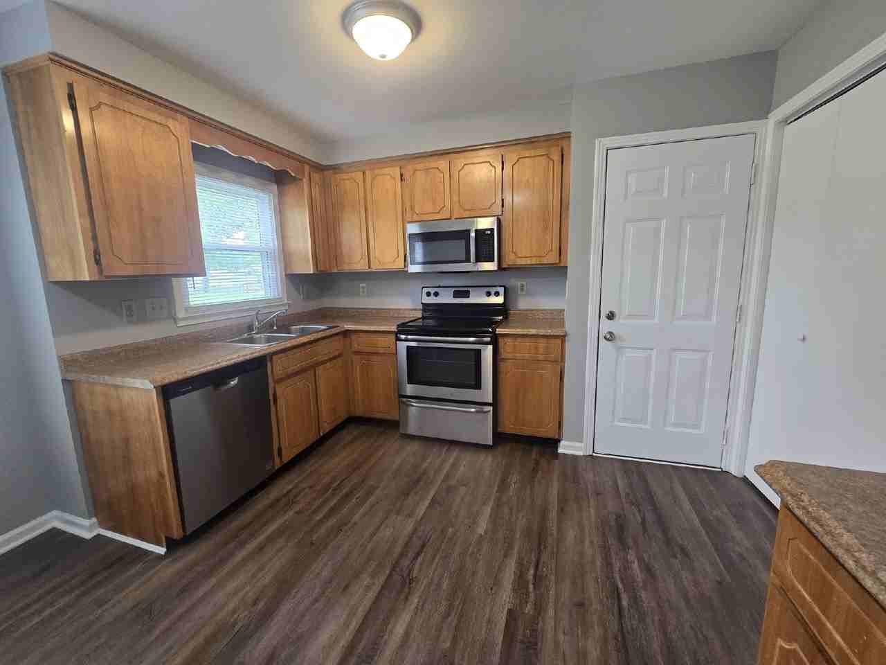 204 Centennial Dr - Photo 5 of 16