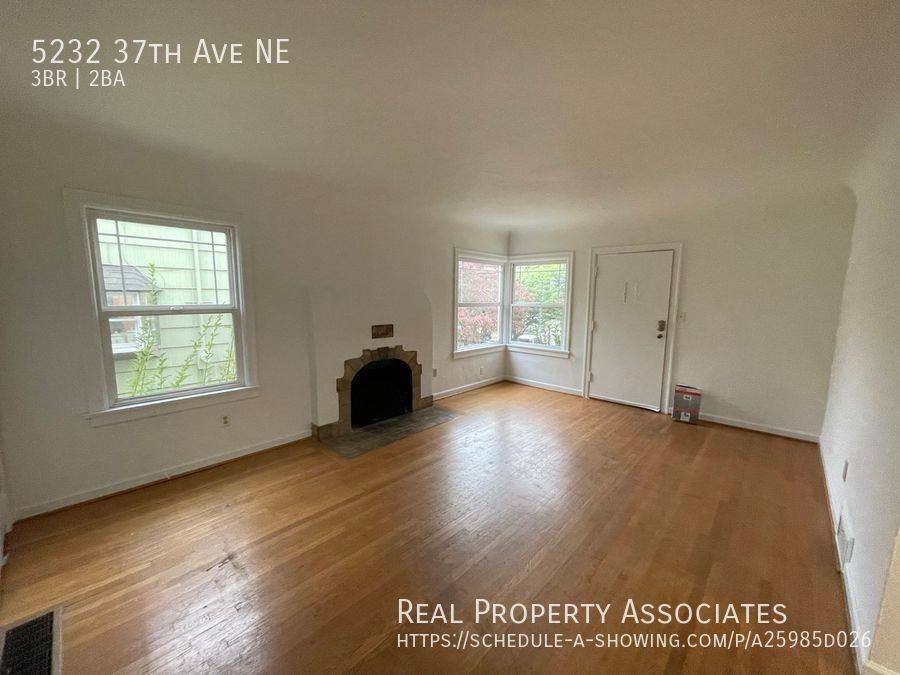 5232 37th Ave Ne - Photo 2 of 23