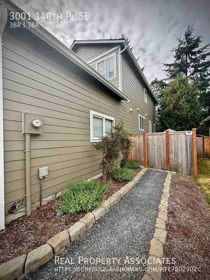 3001 140th Pl Se - Photo 3 of 32