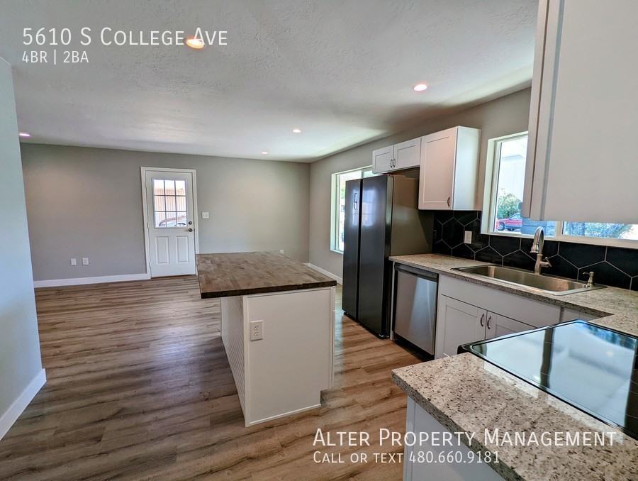 5610 S College Ave - Photo 4 of 24