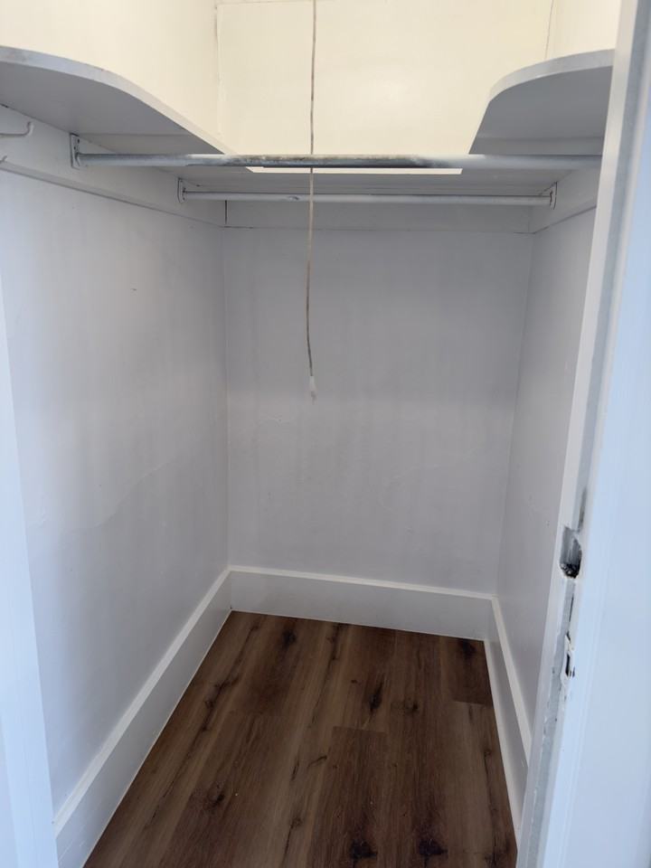 184 W River St #3 - Photo 4 of 8