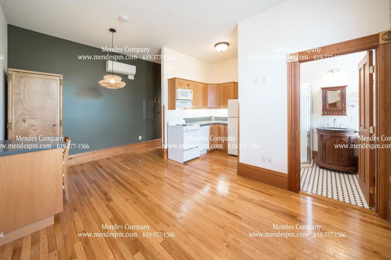 1499 J St - Photo 3 of 14