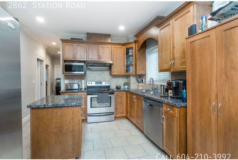 2862 Station Rd - Photo 2 of 19