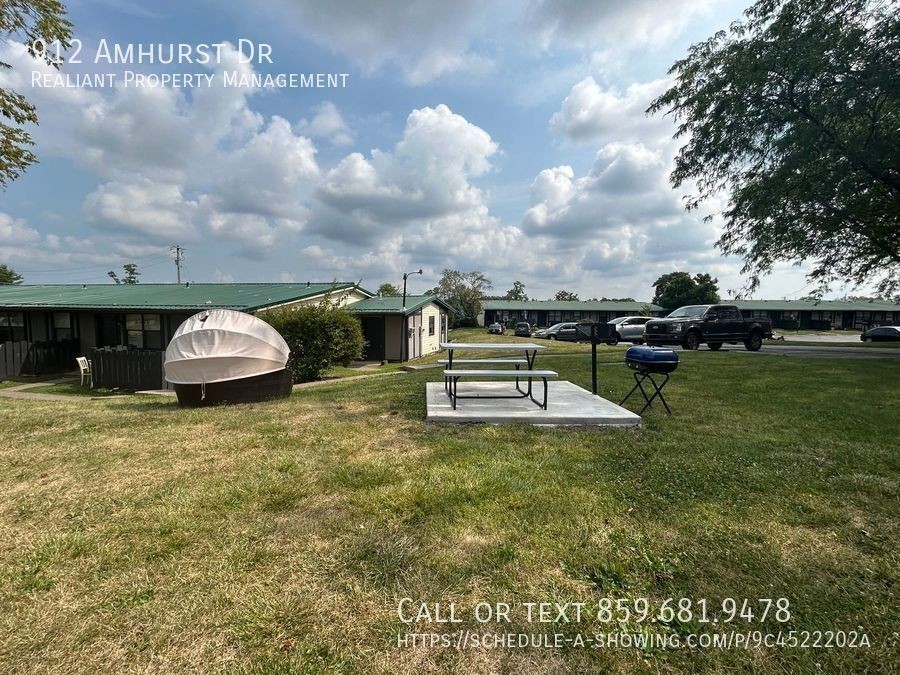 912 Amhurst Dr - Photo 3 of 3