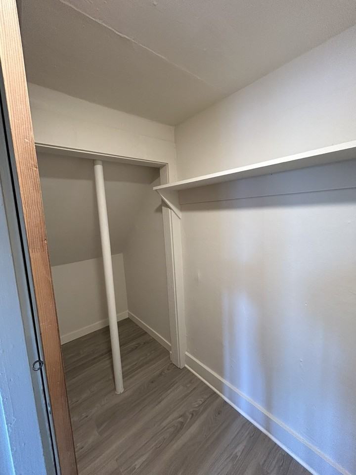 817 Clement St #817B - Photo 3 of 11