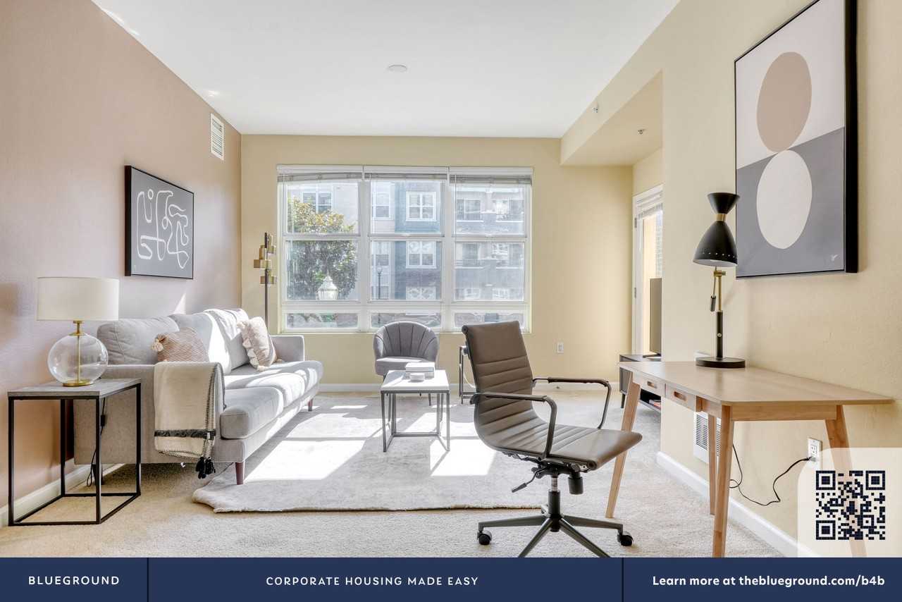 853 Commodore Drive - Photo 6 of 25