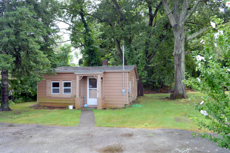 1503 S County Trl - Photo 3 of 12