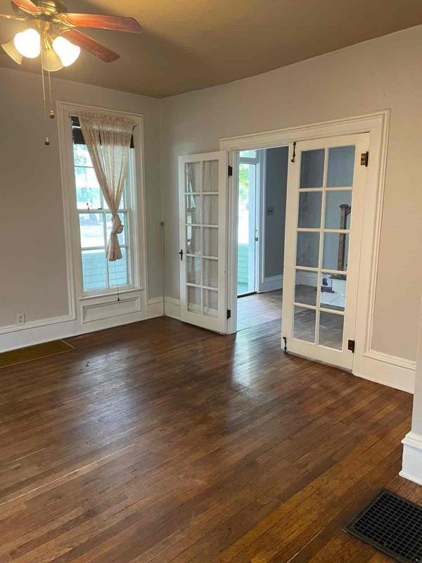 305 E Broadway Ave - Photo 2 of 12