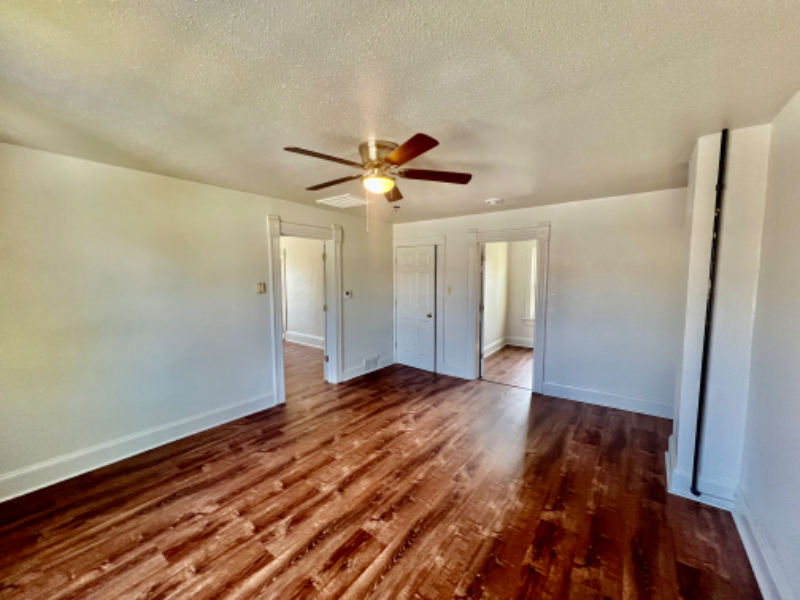 1428 Jefferson Ave - Photo 3 of 10