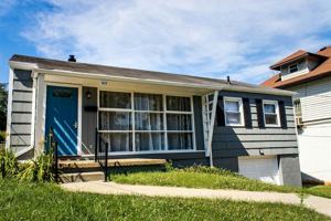 featured image of 1617 Crestmont Dr
