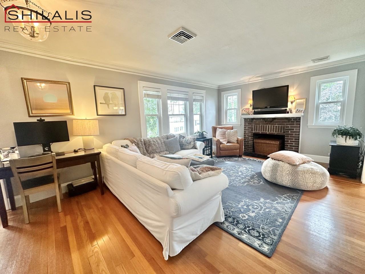 4 Vincent Ave - Photo 3 of 8