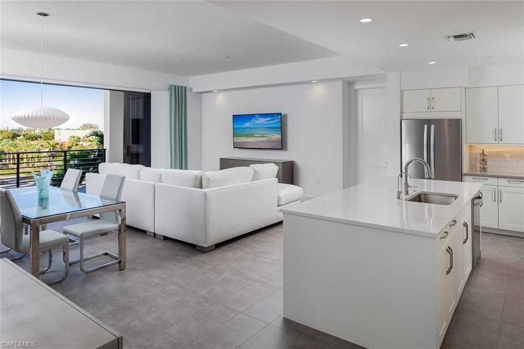 1111 Central Ave #412