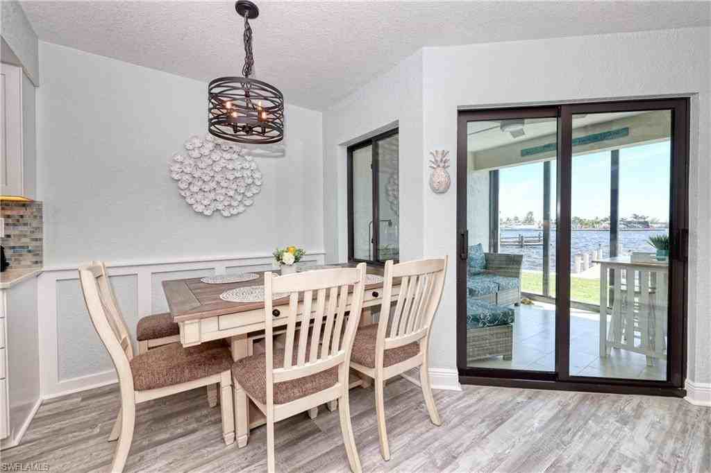 898 Buttonwood Dr #104 - Photo 5 of 38