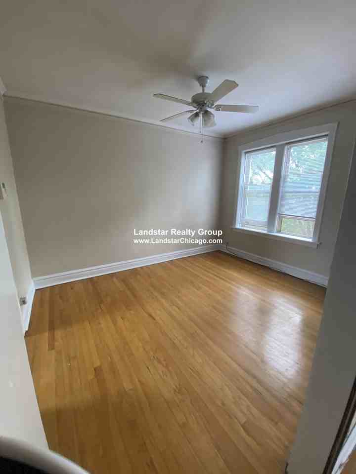 3256 W Belle Plaine Ave #3 - Photo 7 of 10