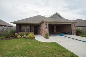 featured image of 3064 N Raven Ln
