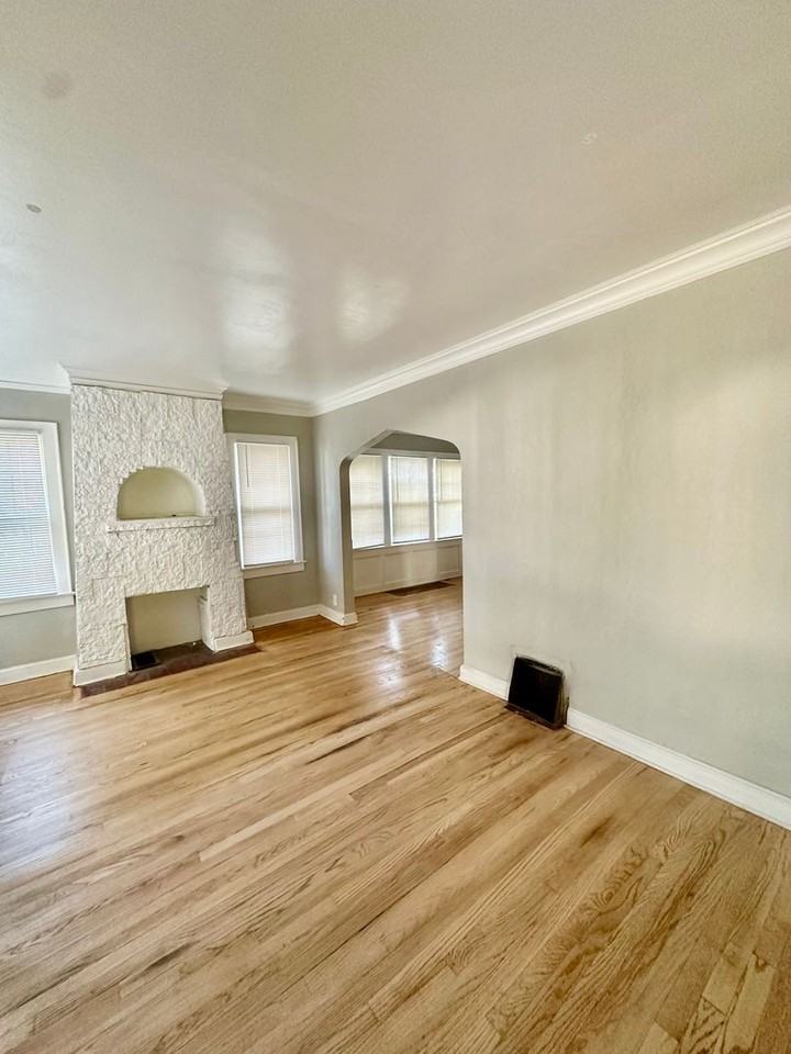 2606 Drury Ave - Photo 2 of 21