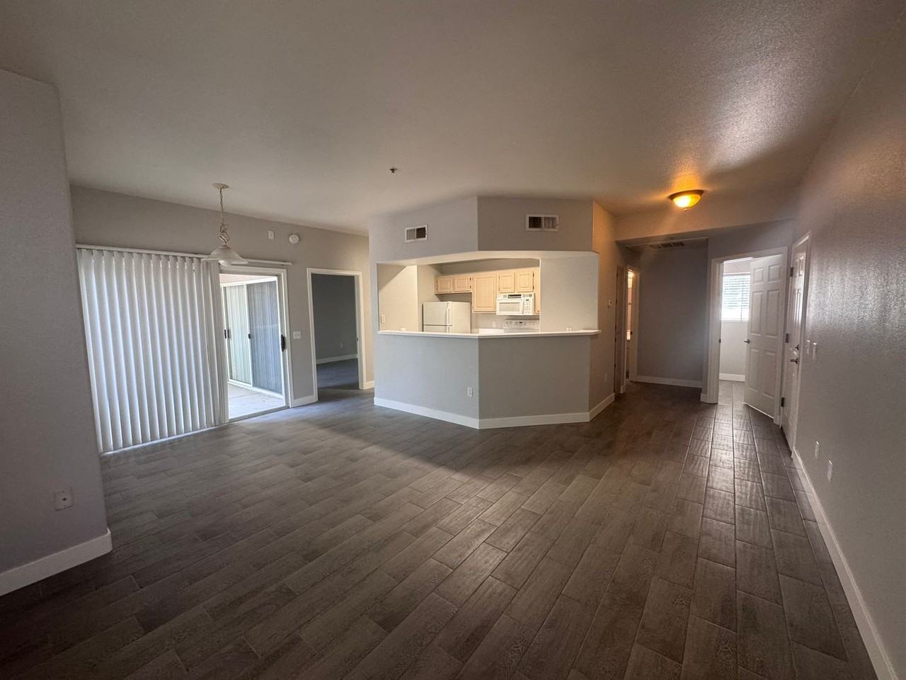 600 W Grove Pkwy - Photo 4 of 36