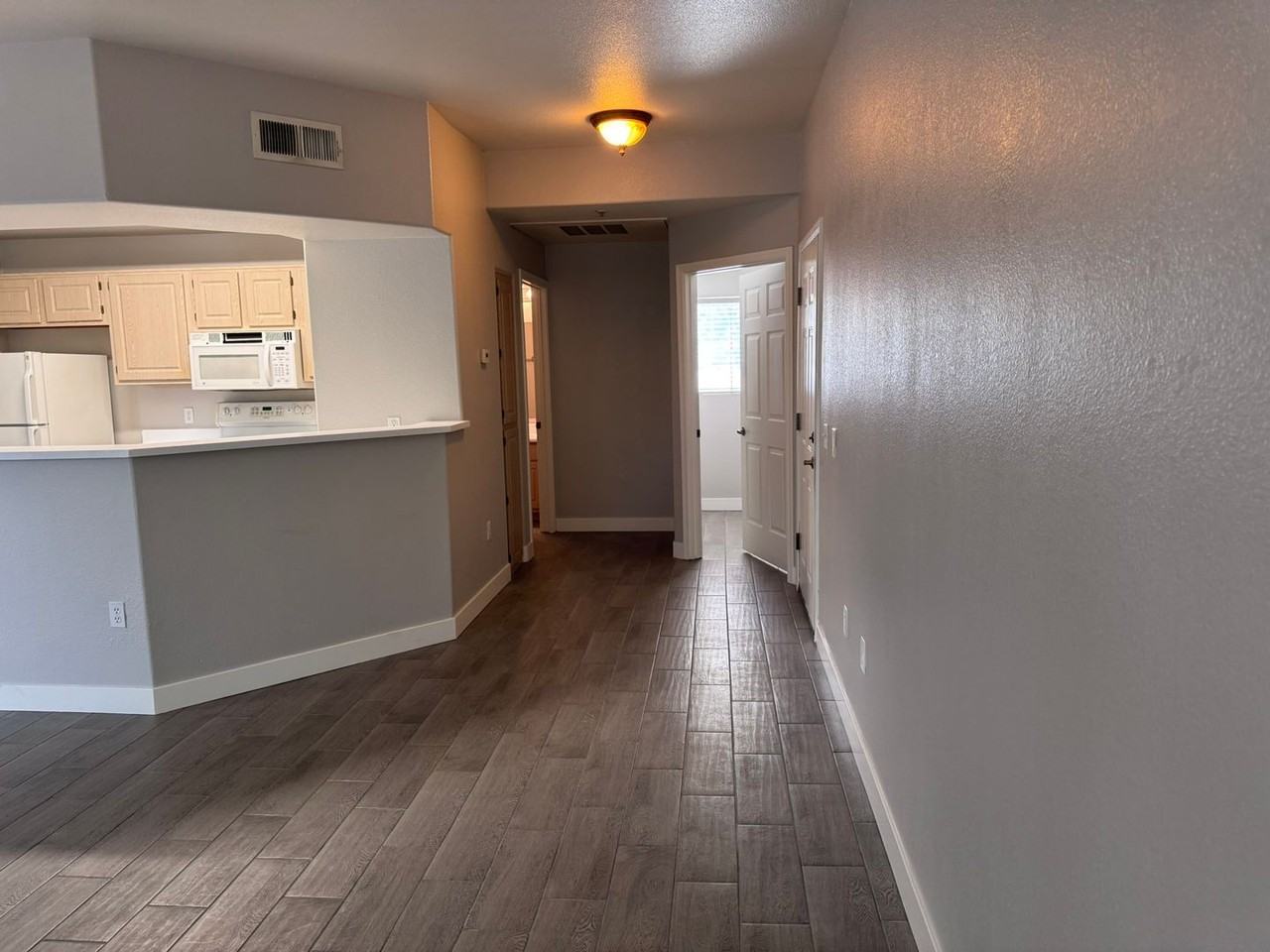 600 W Grove Pkwy - Photo 3 of 36