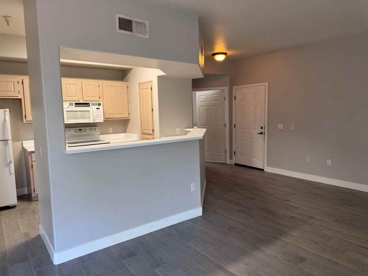 600 W Grove Pkwy - Photo 5 of 36