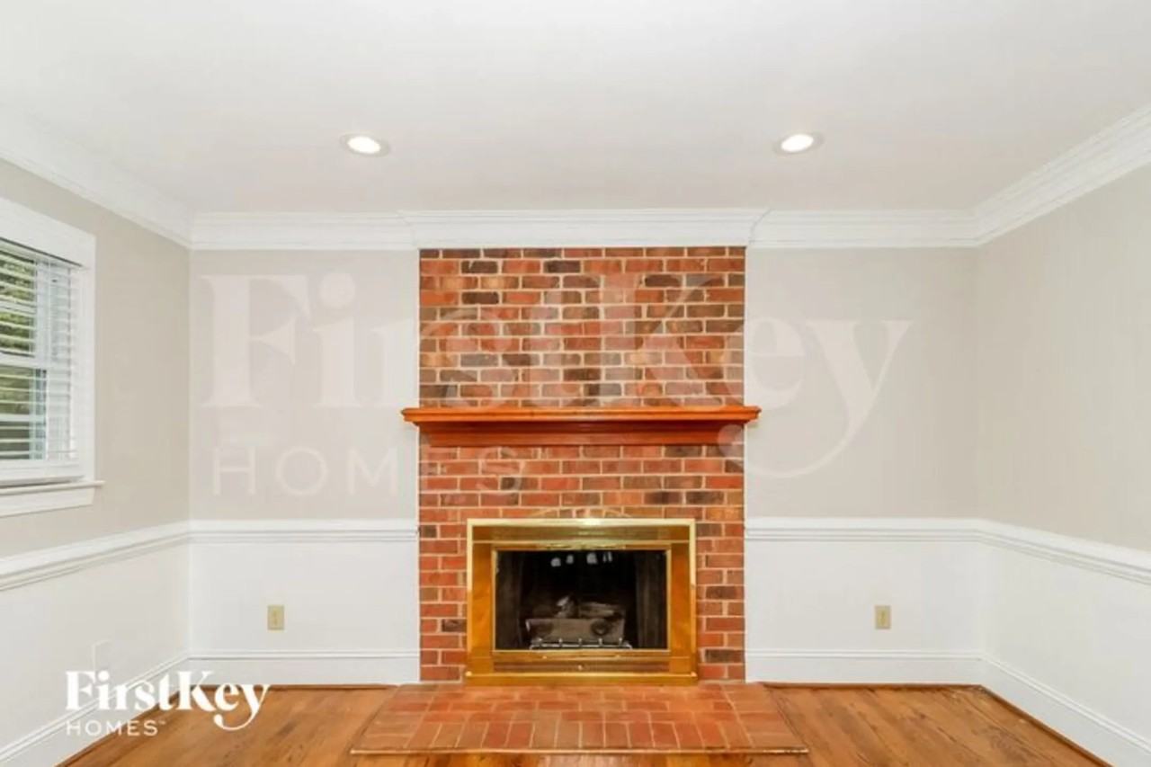 3214 N Rockingham Rd - Photo 3 of 15