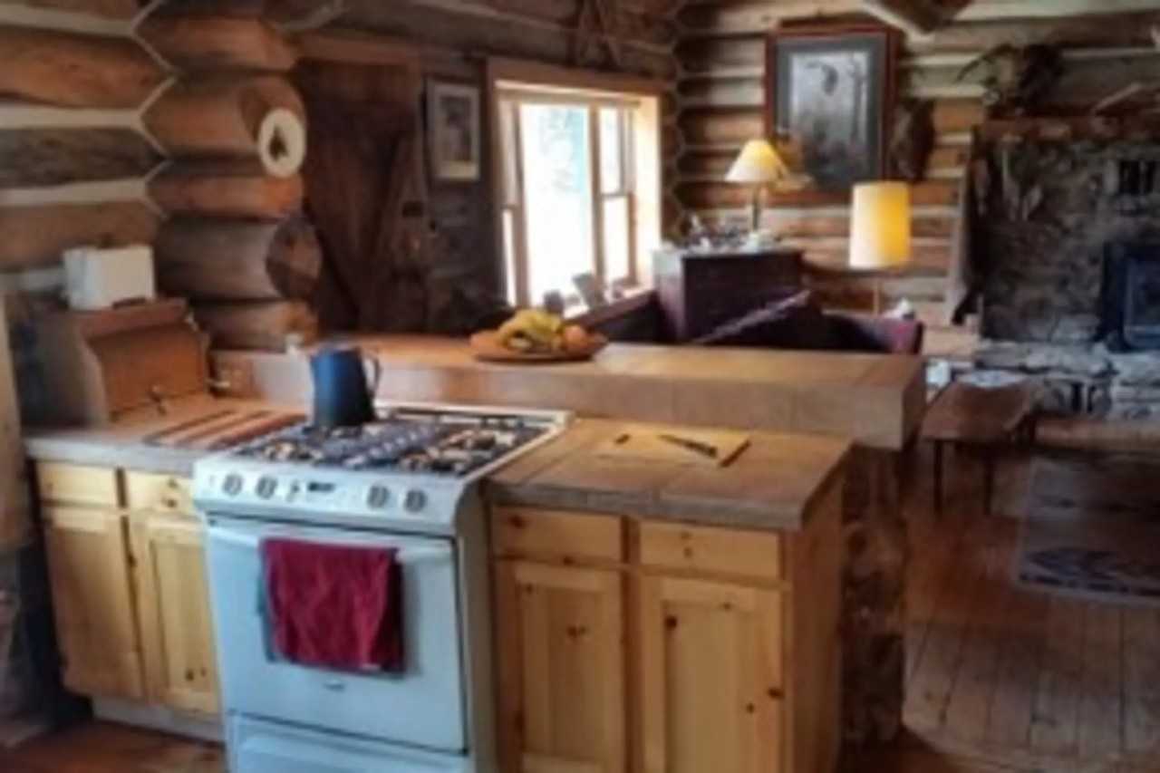 8050 Magnolia Dr - Photo 3 of 17