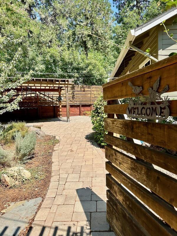 11265 Butler Rd - Photo 2 of 34