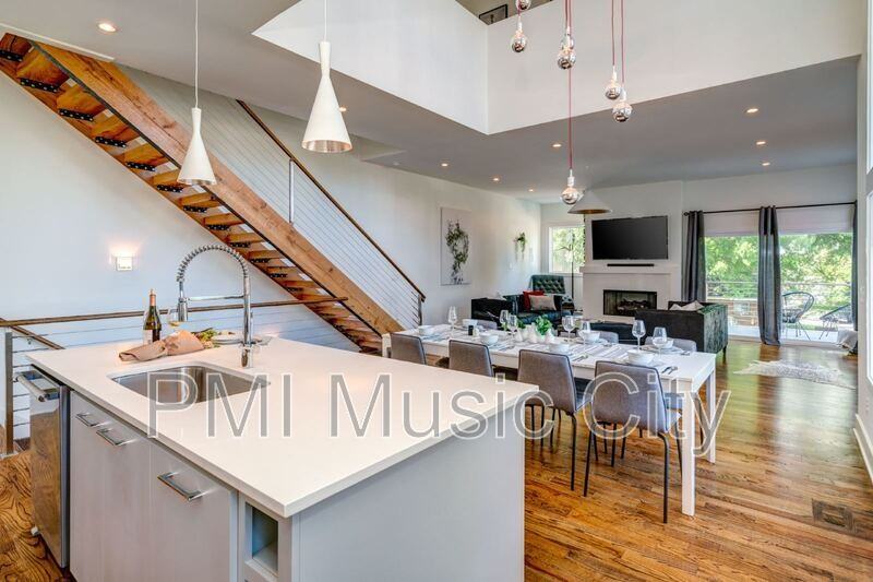 938 Southside Pl - Photo 3 of 19