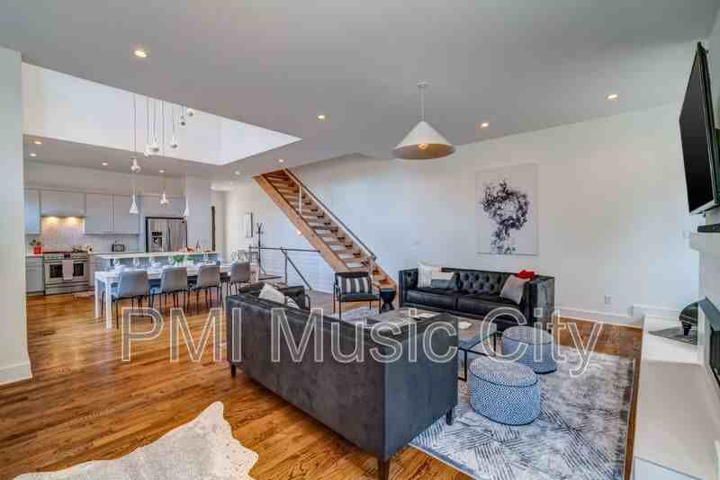 938 Southside Pl - Photo 4 of 19