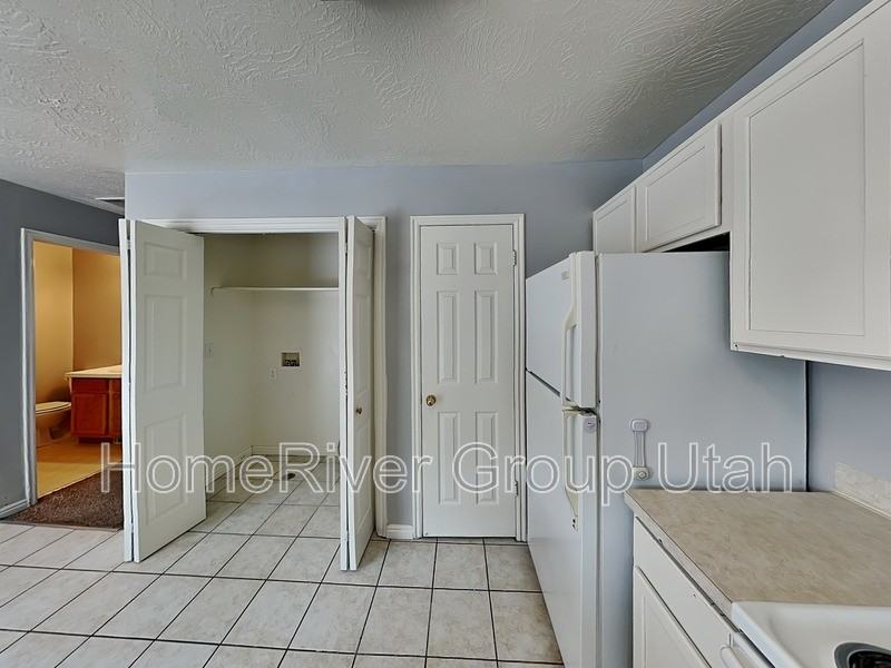 334 Childs Ave - Photo 6 of 35