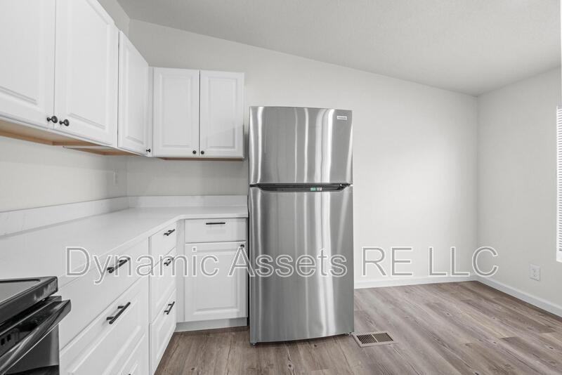 403 N Walnut St #A - Photo 5 of 32