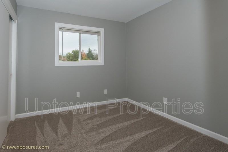 8075 Sw Thorn St - Photo 3 of 19