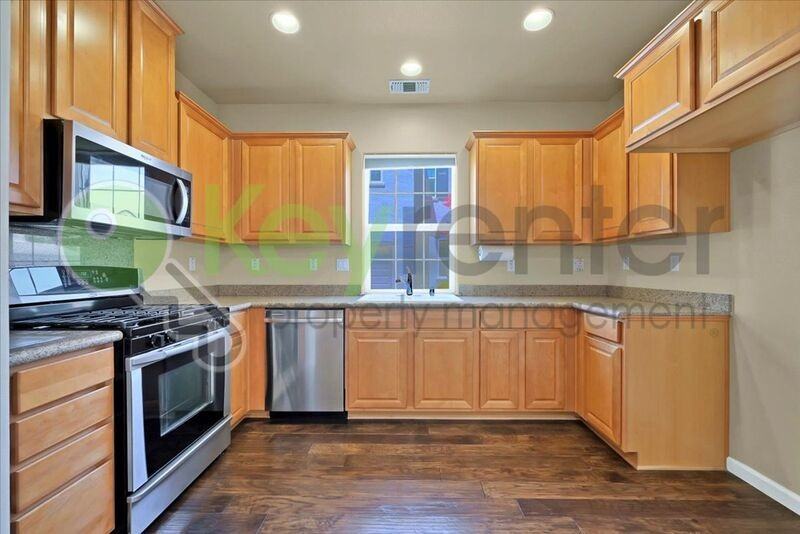 6123 Rolkingham Ln - Photo 5 of 33
