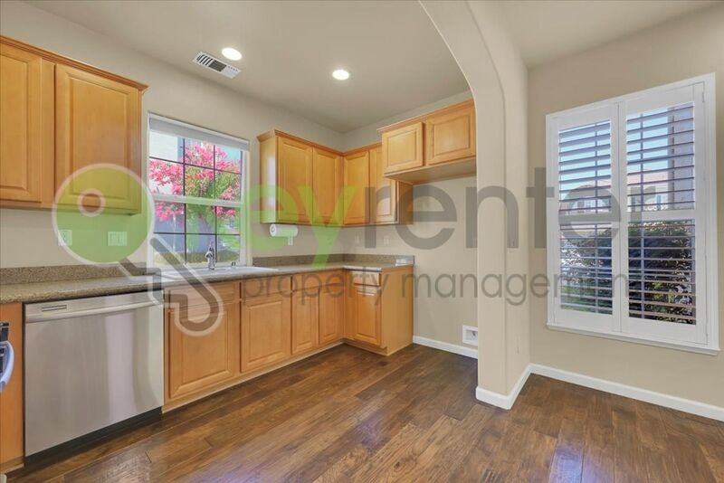 6123 Rolkingham Ln - Photo 7 of 33
