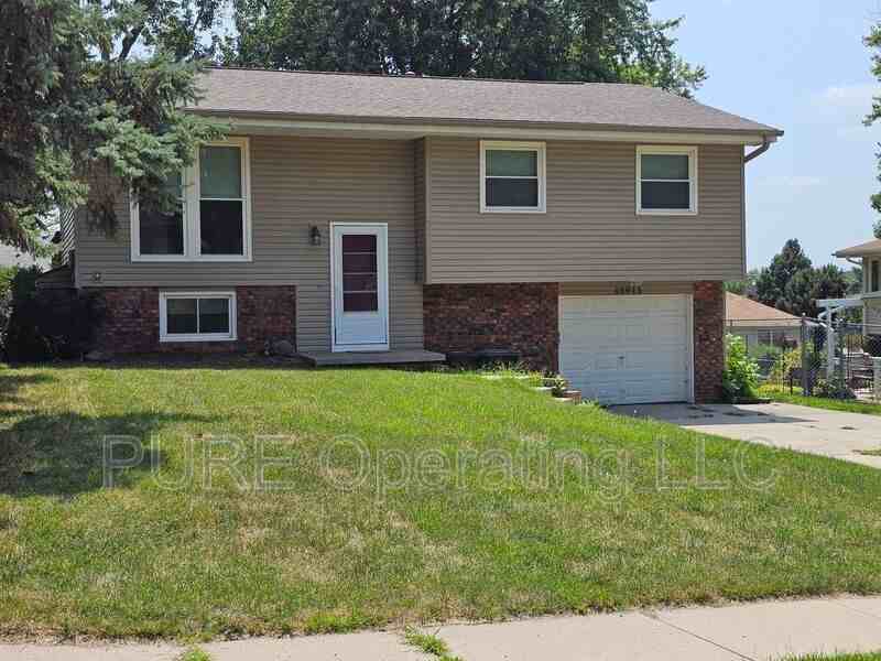 13015 Taylor Cir - Photo 2 of 30