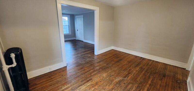 44 Genesee St #3 - Photo 4 of 10