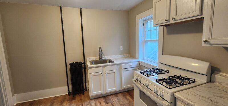 44 Genesee St #3 - Photo 7 of 10