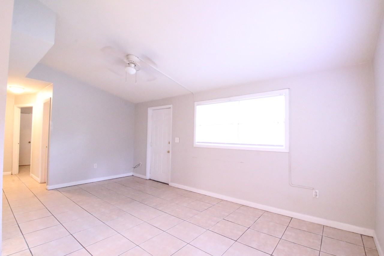 1903 Nw 31st Pl - Photo 3 of 14