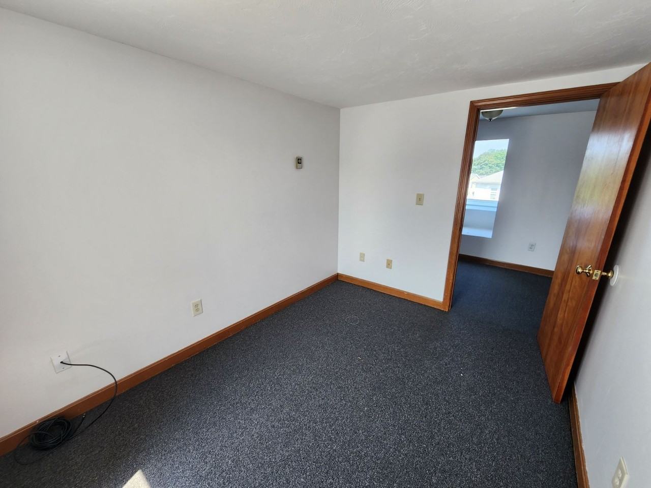 40 Plain St - Photo 2 of 6