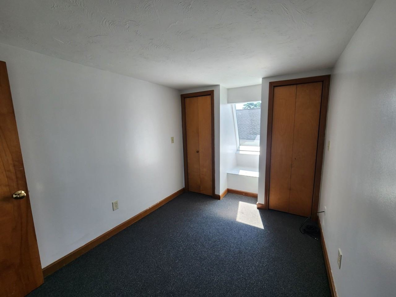 40 Plain St - Photo 3 of 6