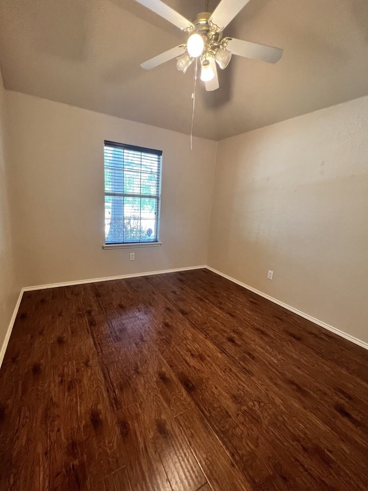 5812 White Pine Dr - Photo 3 of 22