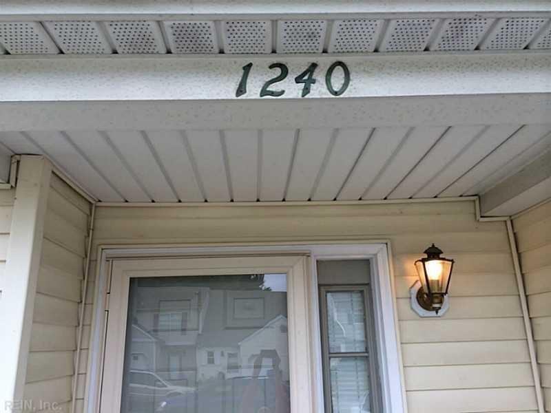 1240 Basswood Ct - Photo 2 of 32