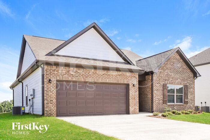 300 Ridgeview Cir - Photo 2 of 15