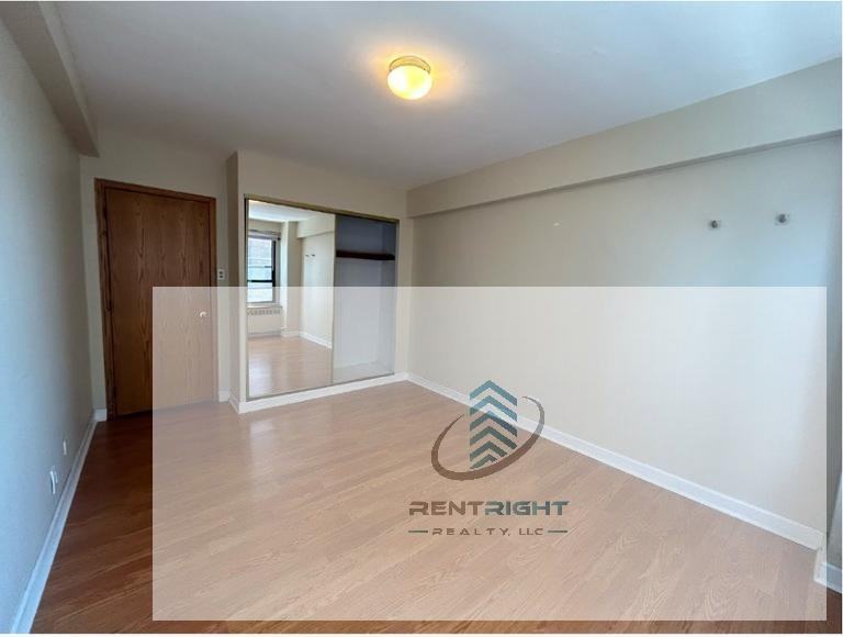 4180 N Marine Dr #604 - Photo 7 of 20