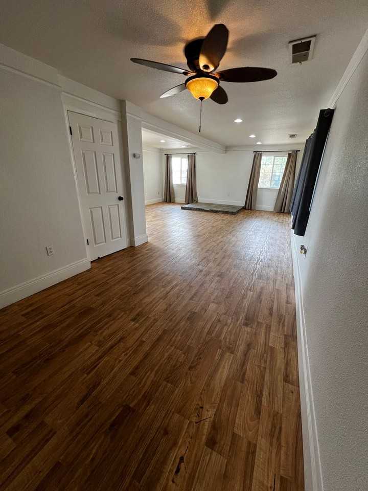 8957 Rio Linda Blvd - Photo 4 of 19