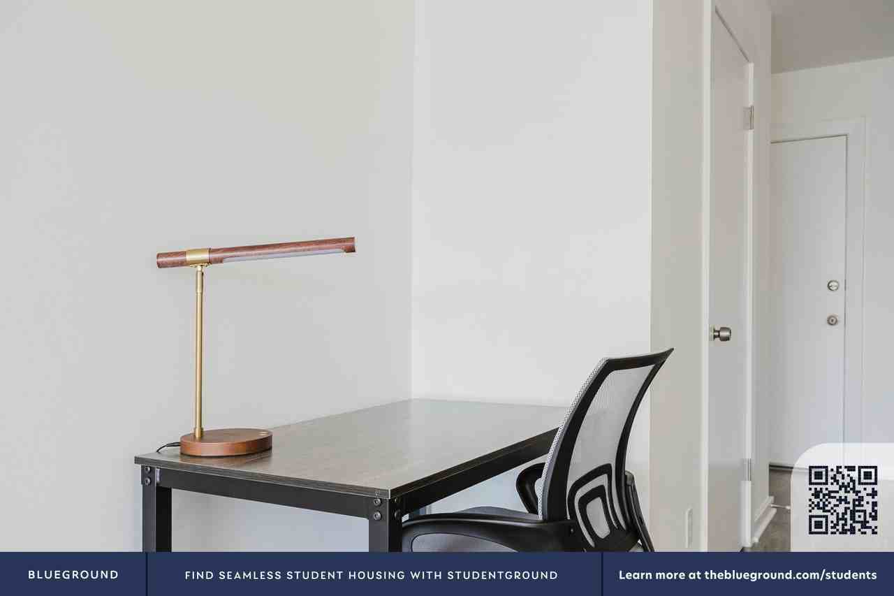 5805 West 8th Street - Photo 6 of 22