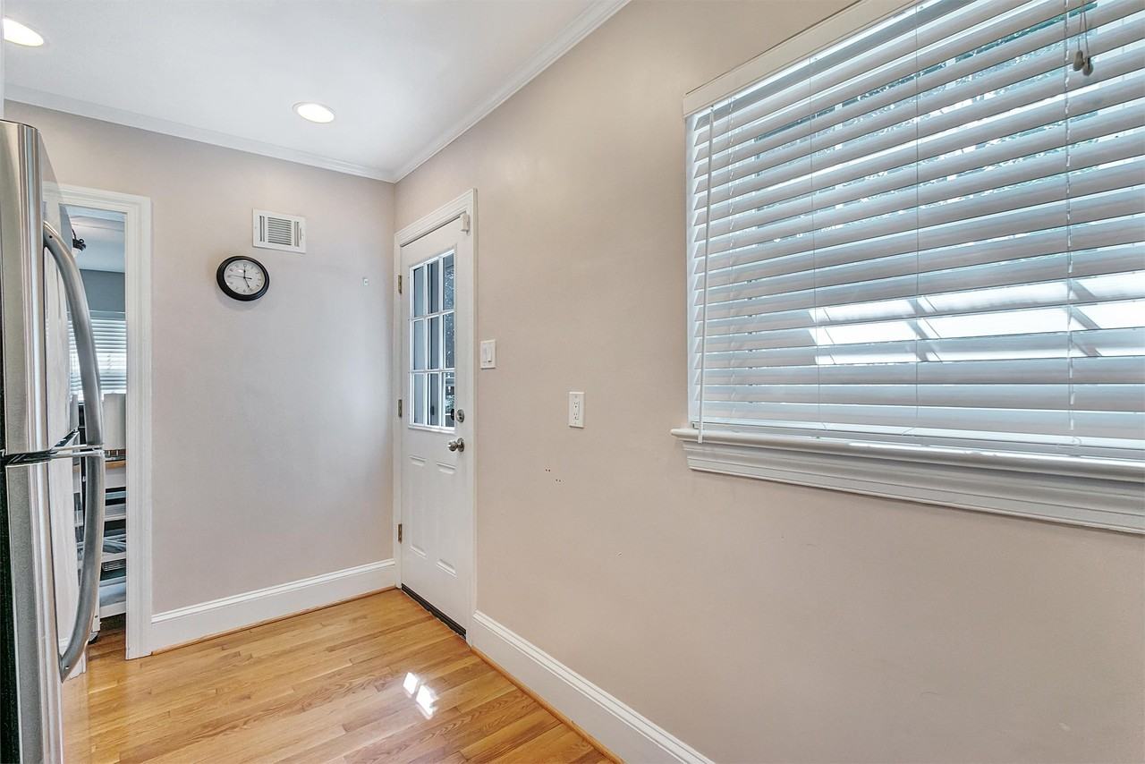 6402 16th St N - Photo 2 of 24