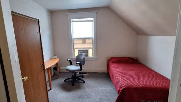 567 Annette Street 2 - Photo 2 of 9