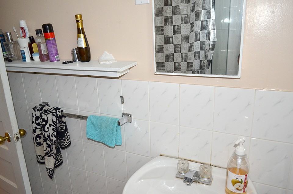 567 Annette Street 2 - Photo 3 of 9