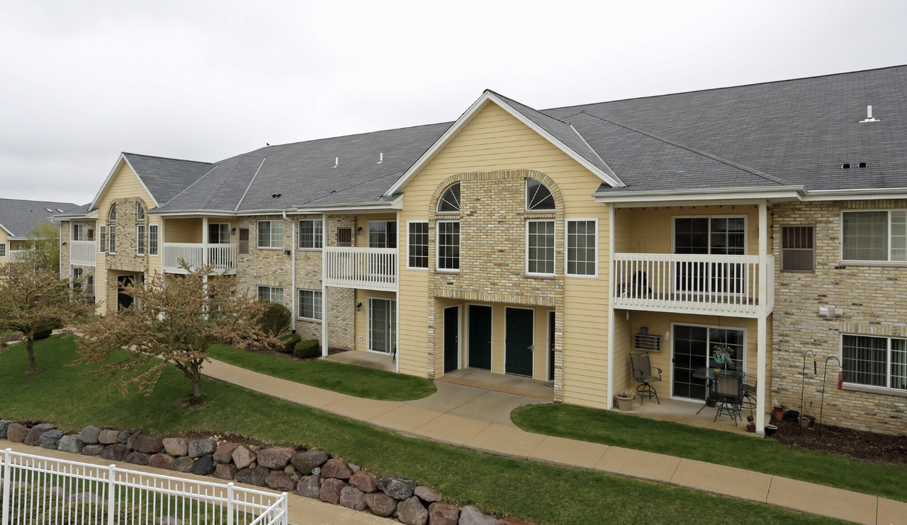 Kendal Hills - Photo 6 of 28